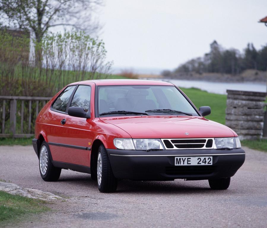  Saab 900 Coupe 1993 года  (фото 7 из 27)